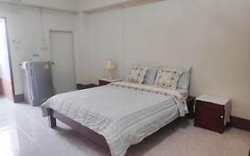 ชนาธินาถ เพลส