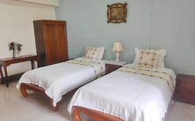 ชนาธินาถ เพลส